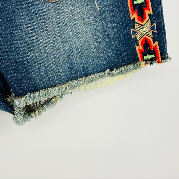NEW STS Blue High Waisted Distressed Embroidered Denim Stretch Shorts 9 NWT - Picture 4 of 7